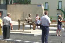 Сегодня торжественно открыли памятник Николаю Рыбникову